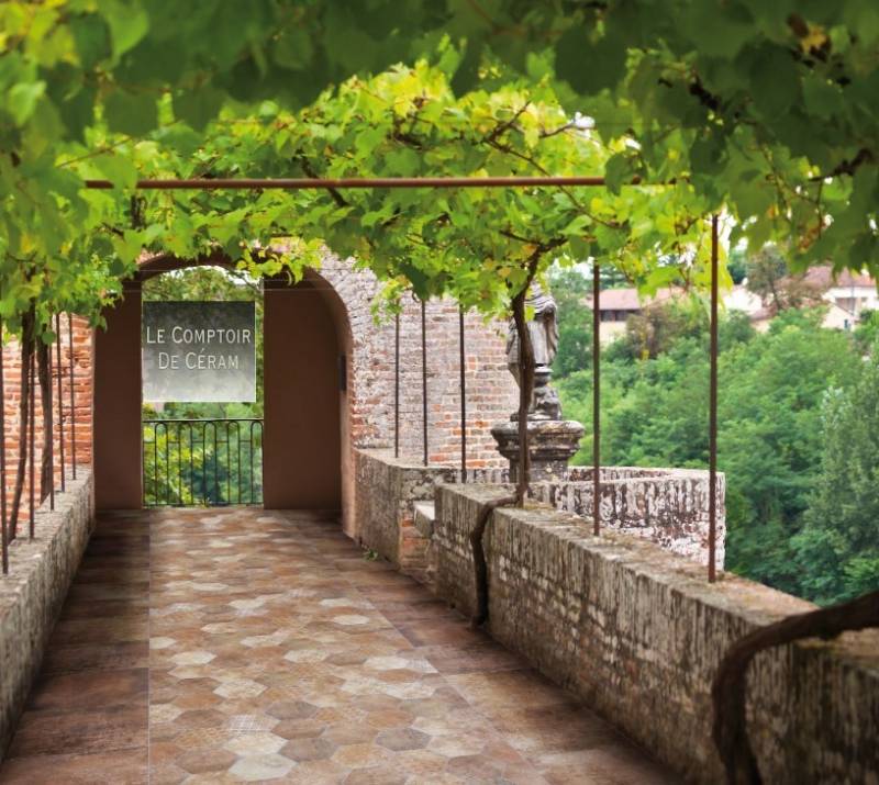 carrelage extérieur aspect terre cuite Cotto hexagonal bordeaux 33